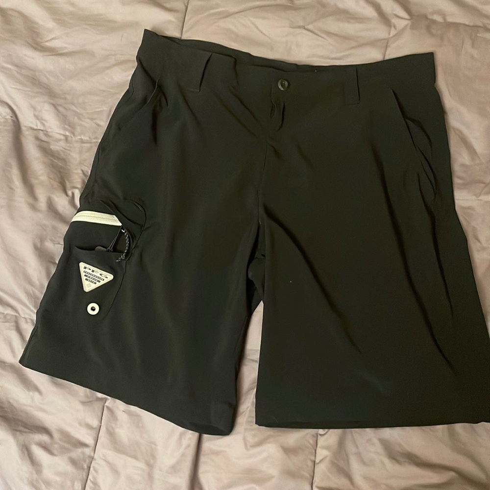 Columbia Fishing Shorts Size 34